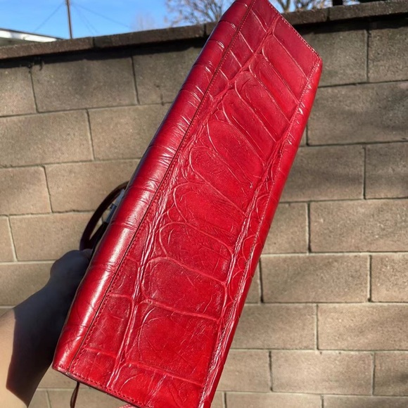 Peter Kent alligator style bright red bag - Picture 4 of 5
